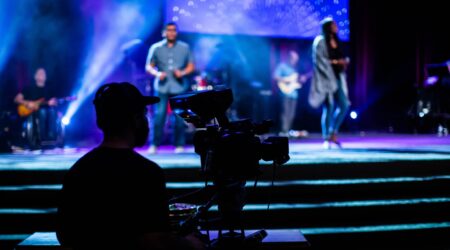 Mastering Budget-Friendly Concert Photography: A Comprehensive Explainer for Enthusiasts